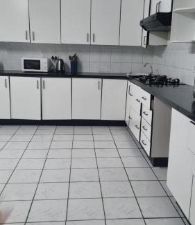Greater Johannesburg Metropolitan Area House | YELLOW STARS GUESTHOUSE 1hr 2hrs Day Rest