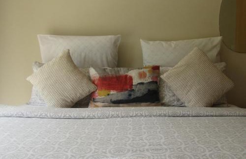 Amalinda Bed & Breakfast | Yolonwabo Bed & Beakfast