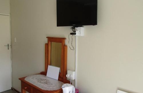 Amalinda Bed & Breakfast | Yolonwabo Bed & Beakfast