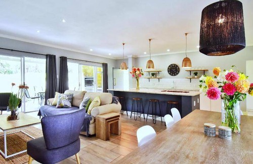 Clarens House | 270 m² House ∙ 4 bedrooms ∙ 8 guests