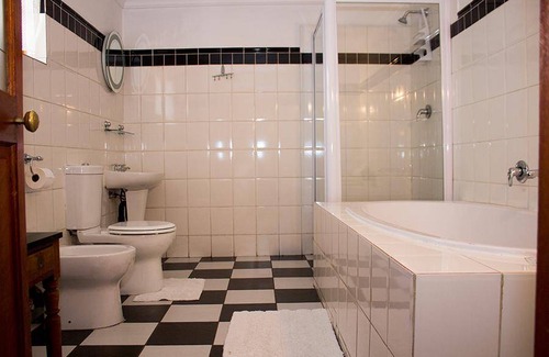 Germiston Apartment | 160 m² Apartment ∙ 21 bedrooms ∙ 2 guests