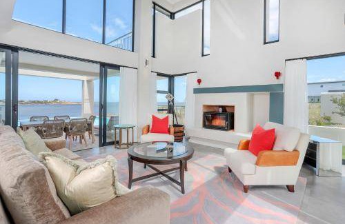 Fisherhaven Villa | 397 m² Villa ∙ 3 bedrooms ∙ 6 guests