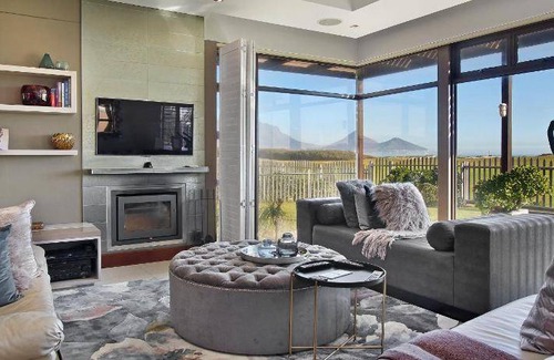 Cape Town Villa | 570 m² Villa ∙ 5 bedrooms ∙ 10 guests