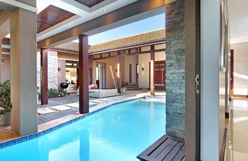 Cape Town Villa | 570 m² Villa ∙ 5 bedrooms ∙ 10 guests