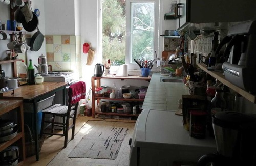 Kusadasi Bed & Breakfast | Çam ağaçları altında, otantik, büyük bahçeli, denize yakın ve yine de merkezi