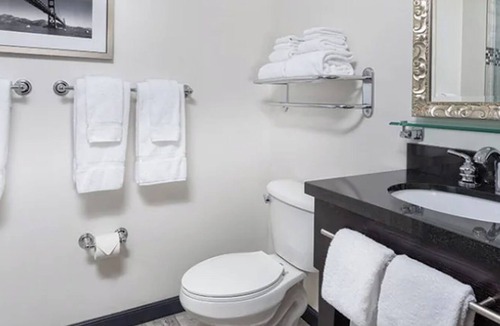 Tenderloin Hotel | 01/11/26 - 01/15/26, 4 nites @ 1BR Deluxe unit - Walk to JP Morgan Conference