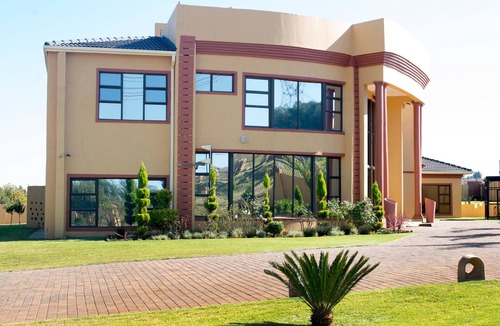 Moreleta Park House | 02 Phoka Trading