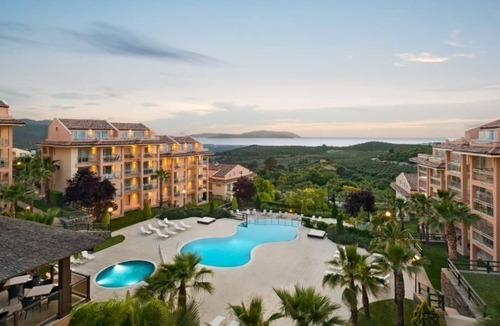 Sogucak House | 1+1 Flat with Communal Pool in Kusadasi-Awz142