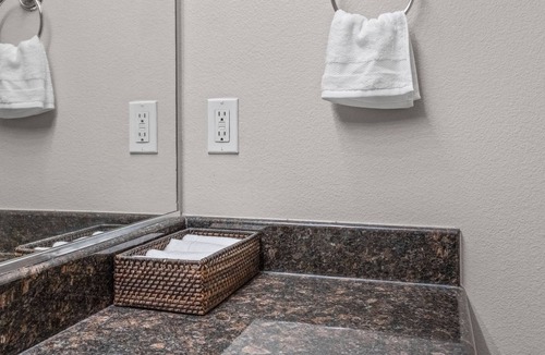 San Jose House | 1/1 Lux Apartment Minutes from Downtown San Jose!