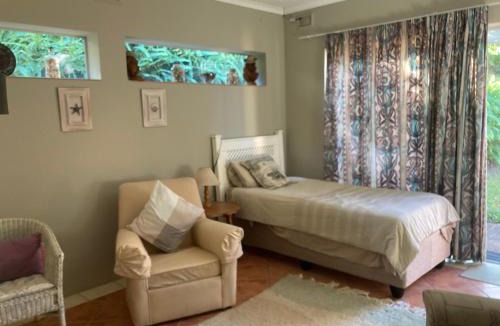 Umzumbe Apartment | 1 bed garden flat
