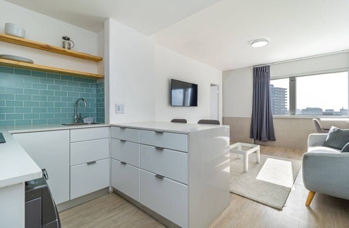 Three Anchor Bay Apartment | 1 Bedroom Apartment, Seapoint, Cape Town, South Africa