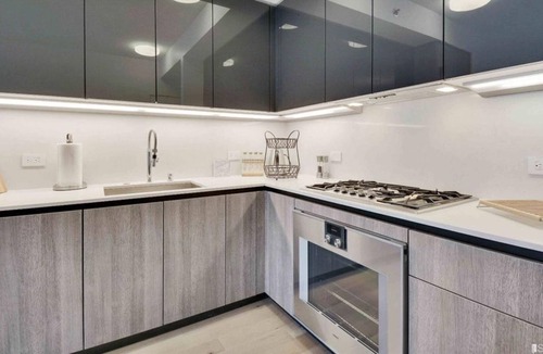 Rincon Hill Condo | 1 Bedroom Condo L-67142 by Houzlet