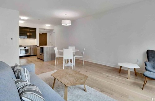 Rincon Hill Condo | 1 Bedroom Condo L-67142 by Houzlet
