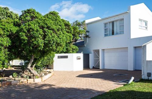 Marina da Gama Apartment | 1 bedroom cottage south of Cape Town