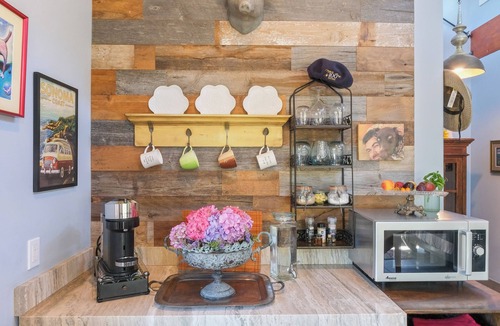 Sonoma House | 1-bedroom vacation guest cottage minutes from the famous Sonoma square