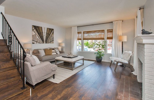 Alameda House | 1 block to downtown! 3 blocks to the beach!