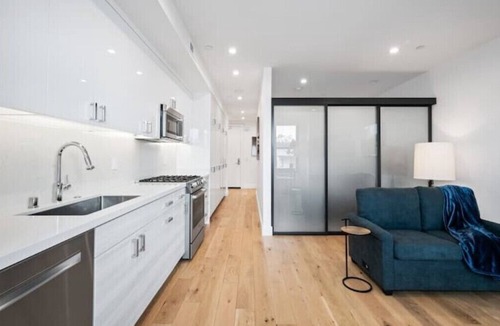 Mission District Apartment | 1-Br w A/C, rooftop deck, parking avail - San Francisco Life Real Estate n
