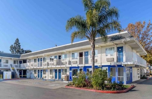 Hayward Apartment | 1 Full Bed|ADA/RI Shower