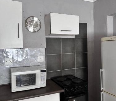 Croydon Apartment | 1 Malva rd, Croydon