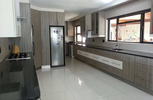 Eikenbosch House | 10-12 Sleeper large family home with pool in Bellville, Cape Town