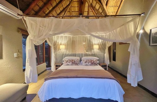 Hoedspruit Ski Chalet | 10 Raptors Lodge