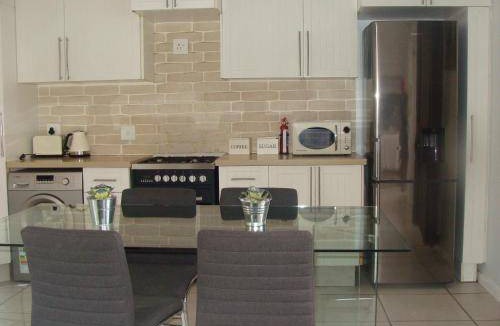 Lone Hill Apartment | 100 m² Apartment ∙ 2 bedrooms ∙ 3 guests