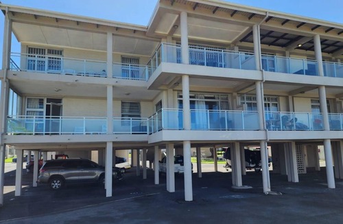 Margate Apartment | 100 m² Apartment ∙ 3 bedrooms ∙ 6 guests