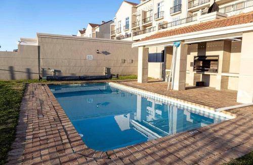 Century City Apartment | 100 m² Apartment ∙ 1 bedroom ∙ 4 guests