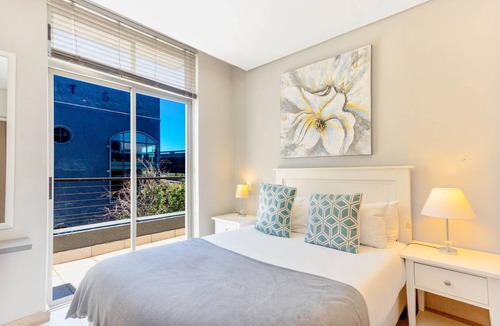 Cape Town City Centre Apartment | 100 m² Apartment ∙ 3 bedrooms ∙ 6 guests