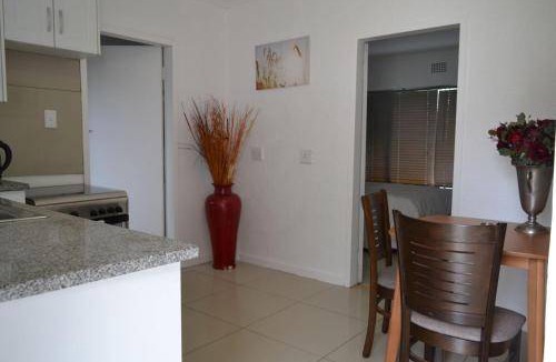 Greater Johannesburg Metropolitan Area Apartment | 100 m² Apartment ∙ 1 bedroom ∙ 2 guests