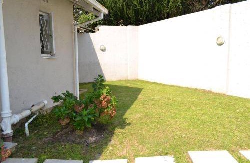 Greater Johannesburg Metropolitan Area Apartment | 100 m² Apartment ∙ 1 bedroom ∙ 2 guests