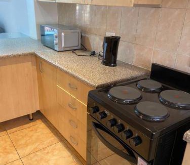 Greater Johannesburg Metropolitan Area Apartment | 100 m² Apartment ∙ 2 bedrooms ∙ 4 guests