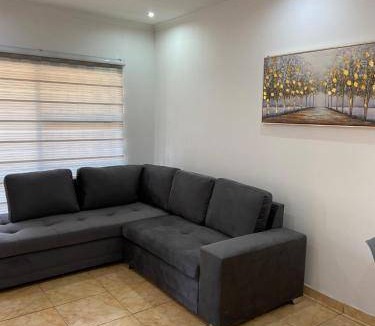 Greater Johannesburg Metropolitan Area Apartment | 100 m² Apartment ∙ 2 bedrooms ∙ 4 guests