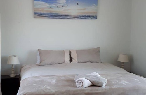 Durban North Apartment | 100 m² Apartment ∙ 2 bedrooms ∙ 4 guests
