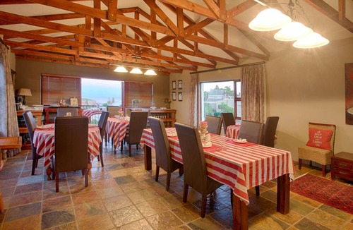 Jeffreys Bay Bed & Breakfast | 100 m² Bed and breakfast ∙ 3 bedrooms ∙ 127 guests