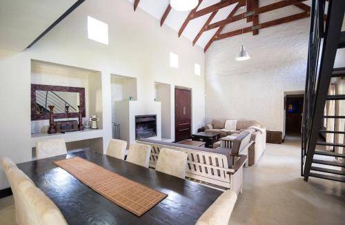 Dullstroom House | 100 m² House ∙ 5 bedrooms ∙ 12 guests