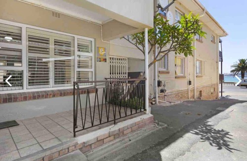 Gordons Bay Central House | 100 m² House ∙ 2 bedrooms ∙ 4 guests
