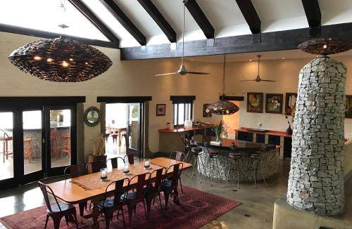 Ligfontein Cabin | 1000 m² Lodge ∙ 6 bedrooms ∙ 16 guests