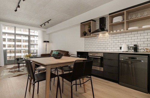Victoria and Alfred Waterfront House | 1003 Icon Luxury APT by HMH