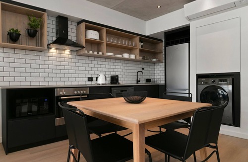 Victoria and Alfred Waterfront House | 1003 Icon Luxury APT by HMH
