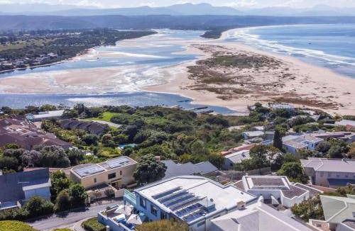 Plettenberg Bay Bed & Breakfast | 1004 m² Bed and breakfast ∙ 5 bedrooms ∙ 10 guests