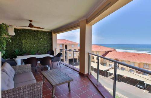 Illovo Beach Apartment | 101 m² Apartment ∙ 3 bedrooms ∙ 6 guests