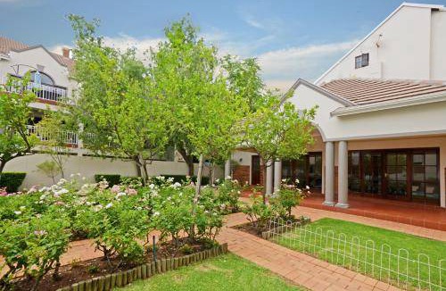 Greater Johannesburg Metropolitan Area Apartment | 102 m² Apartment ∙ 2 bedrooms ∙ 6 guests