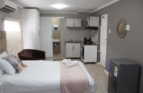 Goodwood House | 103onWallace Self Catering Guest House