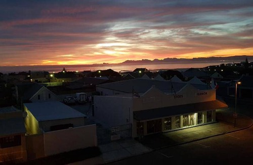 Gansbaai Apartment | 105 m² Apartment ∙ 2 bedrooms ∙ 5 guests