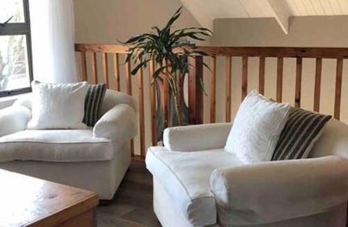 Port Elizabeth Villa | 105 m² Villa ∙ 2 bedrooms ∙ 5 guests