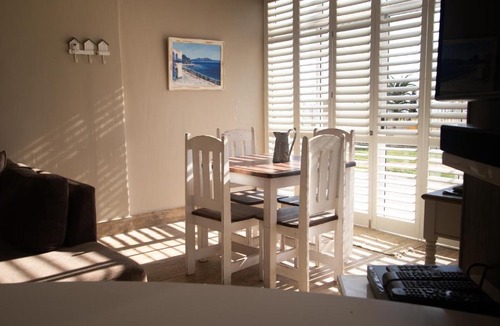Lagoon Beach Apartment | 106 Neptune's Isle