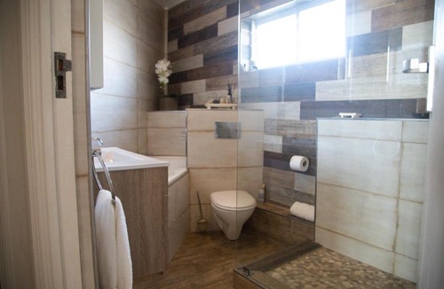 Lagoon Beach Apartment | 106 Neptune's Isle