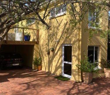 Somerset West Apartment | 109 m² Apartment ∙ 1 bedroom ∙ 2 guests