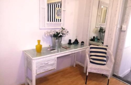 Kraaifontein Bed & Breakfast | 11 on Orange